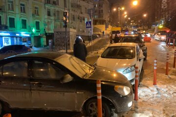 Масштабное ДТП в центре Киева: столкнулись сразу шесть машин, кадры и детали аварии