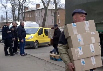 Гуманитарная помощь пенсионерам в Запорожье