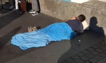 Жена выгнала мужа-изменника спать на улице