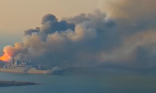 горить корабель РФ