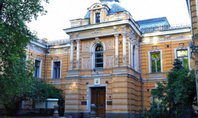 Провалилася ідея кишенькового з’їзду письменників