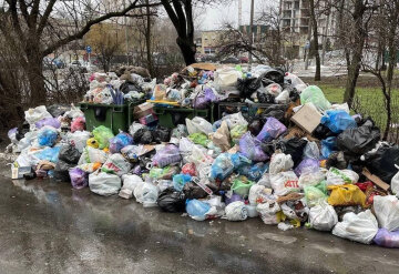Гори сміття наповнили Дніпро: влада знайшла виправдання
