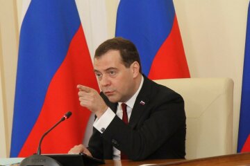 Медведев выступил против наземной операции в Сирии