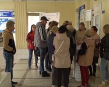 Безкоштовні продукти для ВПО та пенсіонерів у Харкові