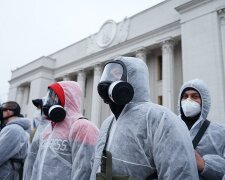 Нацкорпус Білецького влаштував протест під Радою: «Депутати – сидіть вдома»