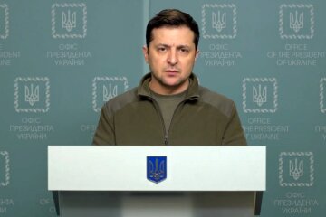 Утреннее обращение Зеленского на второй день вторжения России: "Ужасные взрывы в утреннем небе над Киевом..."