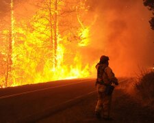 Росія задихається від диму: пожежа розкинулася на 230 гектарів (відео)