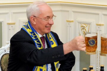 Azarov