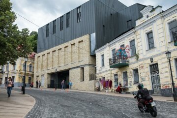 В Киеве вспыхнул языковой скандал в Театре на Подоле: "Владею украинским и английским"