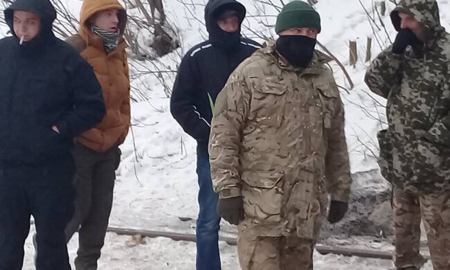 Бійців “Айдару” нацькували на блокувальників Донбасу – штаб