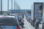 "Туристи рвонули додому і застрягли": у мережі показали відео, що відбувається на виїзді з Одеси