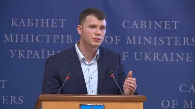 Криклий пожаловался на зарплату министра и громко оскандалился: «В 20-30 раз больше»