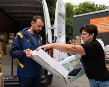 Медичні вантажі для лікарень Харківщини, Вінниччини та Києва передали БФ молодіжної ініціативи «Надія», Валерій Дубіль і Віта Присяжнюк