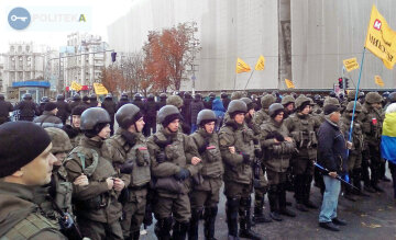 Драки на Майдане: полиция применила силу (видео)