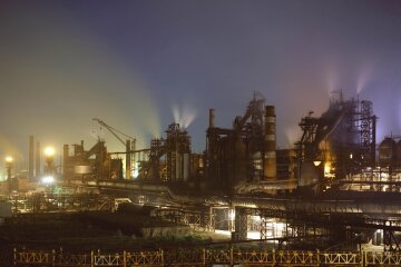 Офшорна фірма охоронятиме окупований завод Ахметова