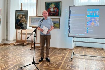 Станислав Довгий: «Продажа семейной коллекции картин поможет ужгородскому Музею науки вскоре встретить первых посетителей»