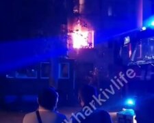 У Харкові спалахнула пожежа в гуртожитку, евакуювали десятки людей: фото і деталі НП