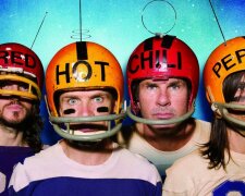 red-hot-chili-peppers-1200x800_c