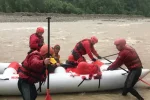 "Поскользнулся и упал": 12-летнего мальчика унесло сильным течением на глазах у друзей, детали трагедии