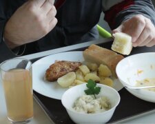 Безкоштовні продукти для ВПО та пенсіонерів у Дніпрі