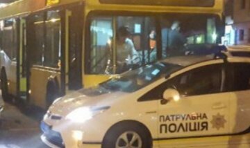 Розлючений пасажир розніс у Києві тролейбус, фото дебошира: "За час карантину це вже десяте..."
