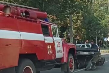 "Водія вирізали рятувальники": кадри страшної аварії в Харкові