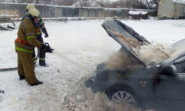 Отримував погрози від колишньої: у центрі Дніпра чоловік позбувся машини