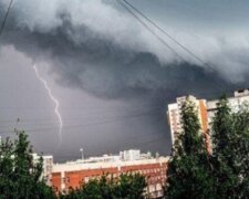 На Одессу движется мощный циклон с градом и шквальным ветром, синоптики бьют тревогу