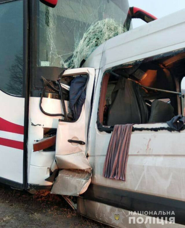 Трагедія з переселенцями на українській трасі: названо кількість жертв та поранених
