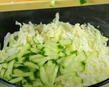 Как приготовить оригинальную заправку к салату из пекинской капусты: невероятный рецепт