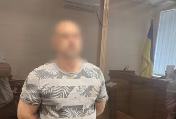 Двое жителей Одессы исполняли заказы российского ТВ: у них найдена военная одежда и грим