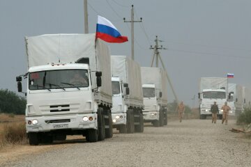 Очередной российский «гумконвой» ввез на Донбасс просроченные консервы и неизвестные книги