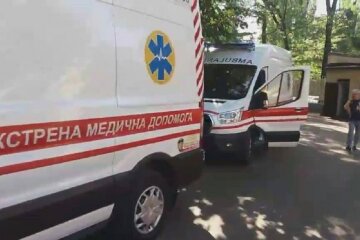 "День міста відсвяткували": відео скупчення швидких біля лікарні в Одесі облетіло мережу