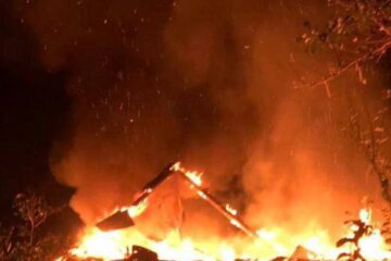 За ніч постраждали майже 50 будинків: ворог накрив Дніпропетровщину з «Градів», кадри руйнувань