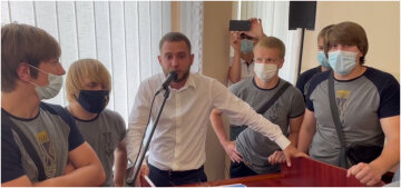 Представники Нацкорпусу відповіли на звинувачення в рекеті на заводі: "Прибули на підприємство з громадським контролем і журналістами"