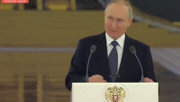Демарш послів: Путіна принизили у Москві під час церемонії, відео