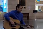 Лидер "Океан Эльзы" Вакарчук после выступления на киевском вокзале поразил кадрами: Вспомнил, как..."