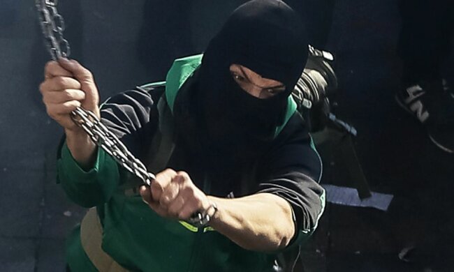 нападение хулиган в маске