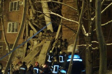 Обвал в Чернигове: удалось спасти подростка