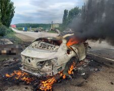 Фатальна ДТП під Харковом, авто повністю вигоріло: хто став жертвою і кадри з місця трагедії