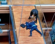 Британський депутат випав із вікна під час бійки