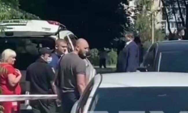 Стрілянину відкрили у Харкові, куля наздогнала людину: у місті спецоперація "Сирена"
