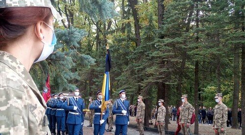 Харків у сльозах прощається із загиблим курсантом: рідні та близькі у нестямі від горя, фото