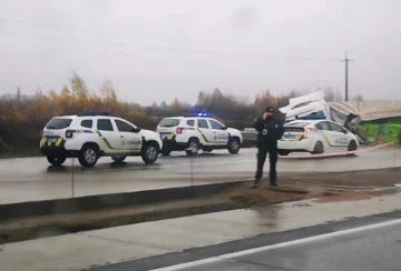 "Поцілував доньку і пішов": трагедія обірвала життя трьох людей на київській трасі, деталі і фото