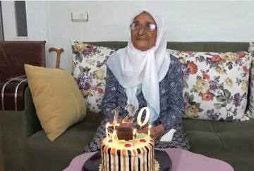 Жінка відзначила 119-й день народження і назвала головний секрет довголіття: "Завжди були на столі..."