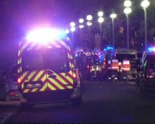 Во Франции автомобиль въехал в жилой дом, есть жертвы: кадры трагедии