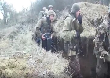 Снайперы ФСБ с французским вооружением выдали себя на Донбассе, кадры: «Россия наращивает…»
