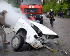 Под Харьковом авто разорвало на части, жуткие кадры: "в результате столкновения..."