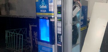 В Харькове мужчина обворовывал автоматы с питьевой водой