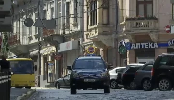 Ограничение движения транспорта в Черновцах